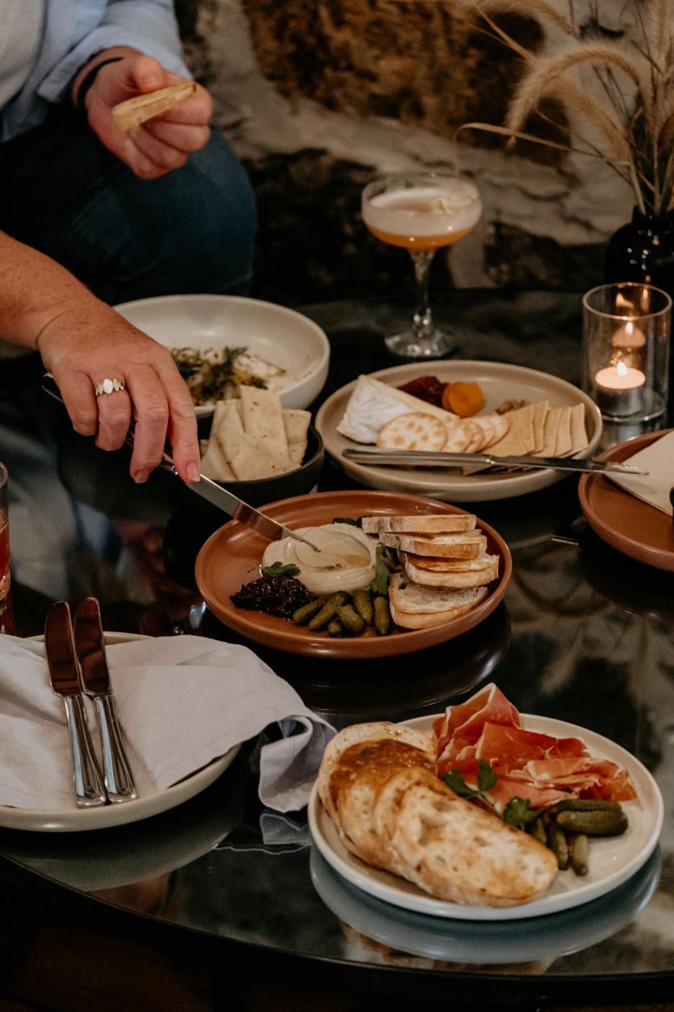 The Oak & Anchor Hotel Port Fairy Εξωτερικό φωτογραφία A cheese board