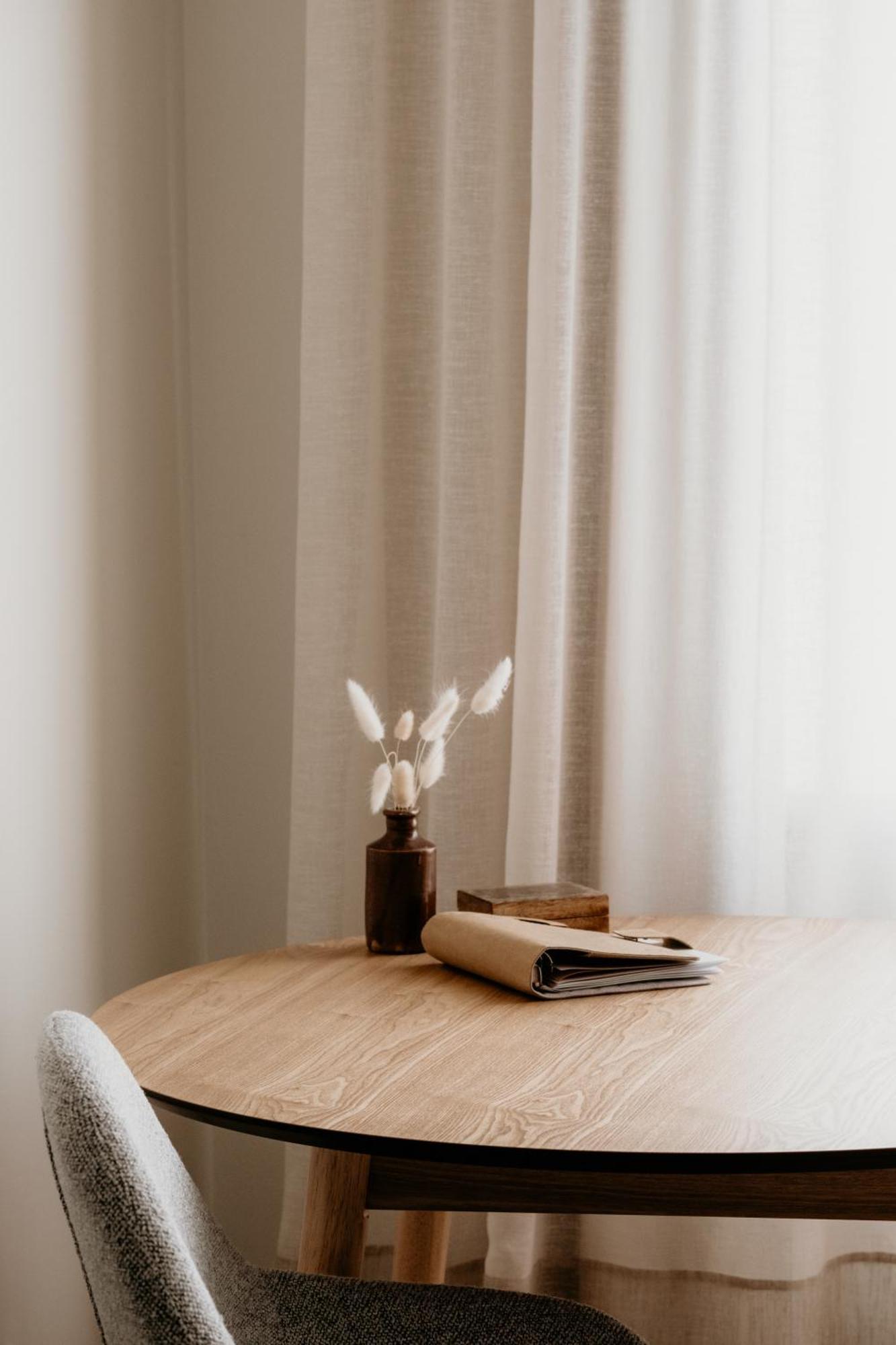The Oak & Anchor Hotel Port Fairy Εξωτερικό φωτογραφία Curtain made of linen