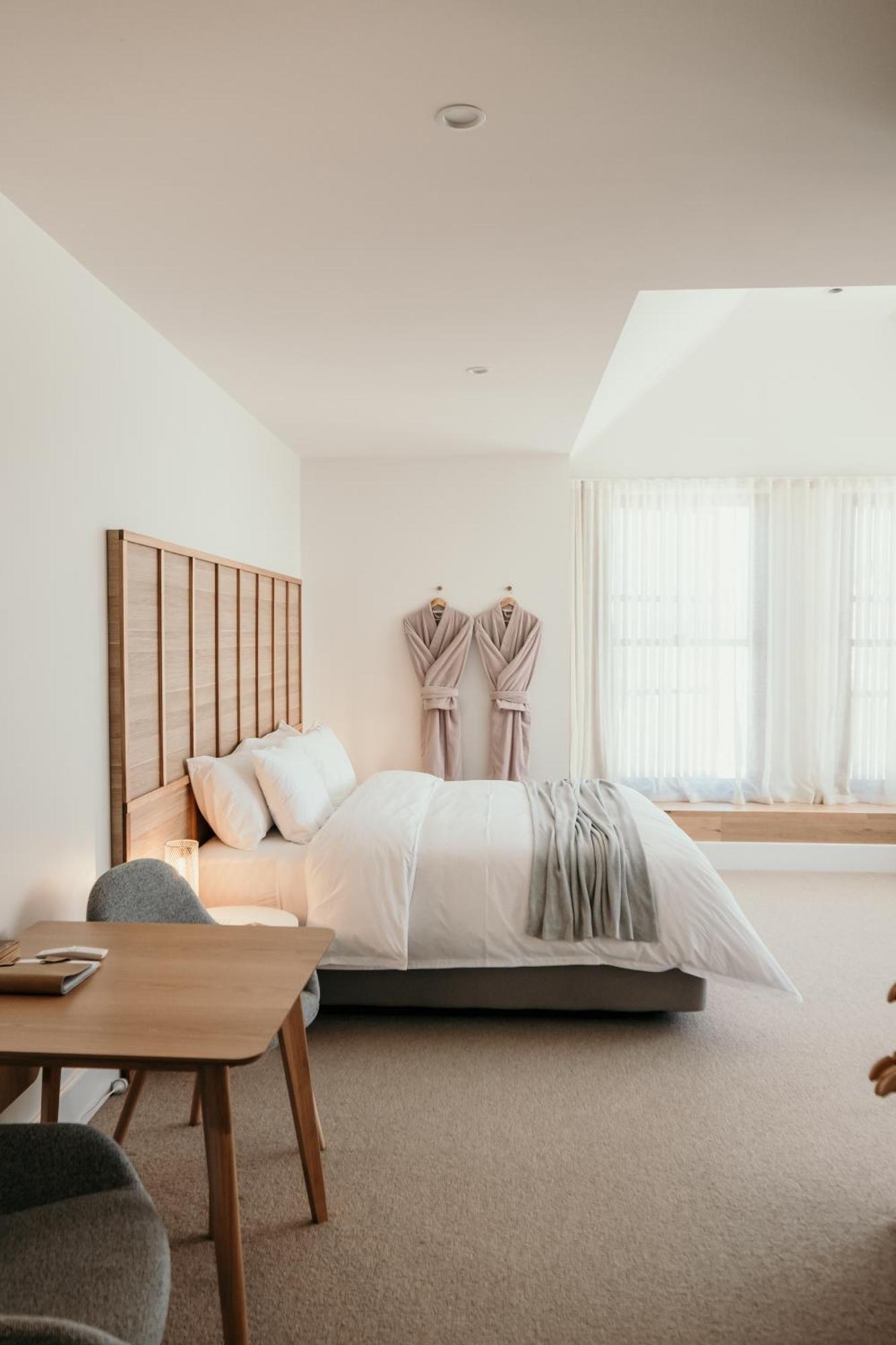 The Oak & Anchor Hotel Port Fairy Εξωτερικό φωτογραφία A bedroom at the 1766 House