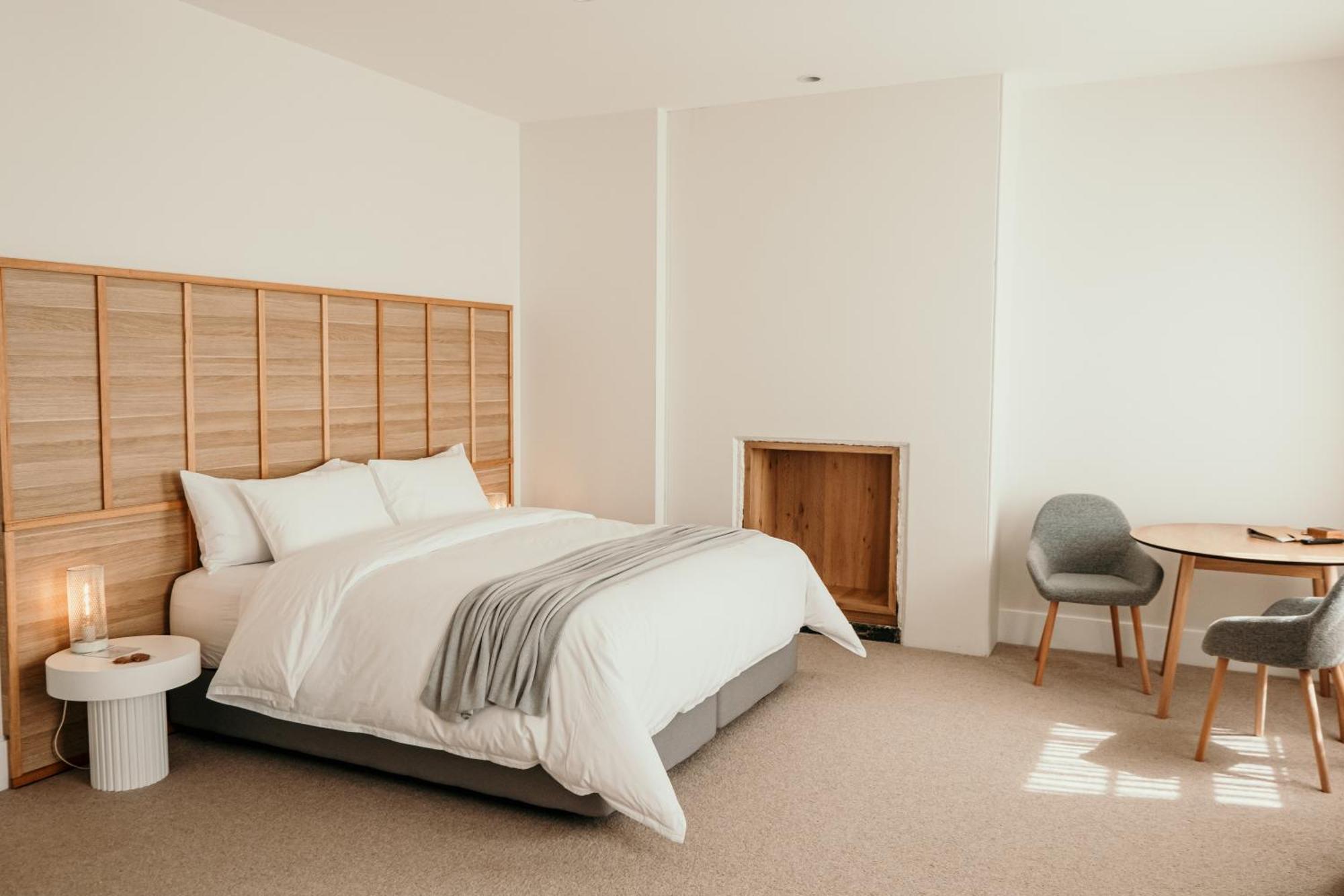 The Oak & Anchor Hotel Port Fairy Εξωτερικό φωτογραφία A bedroom
